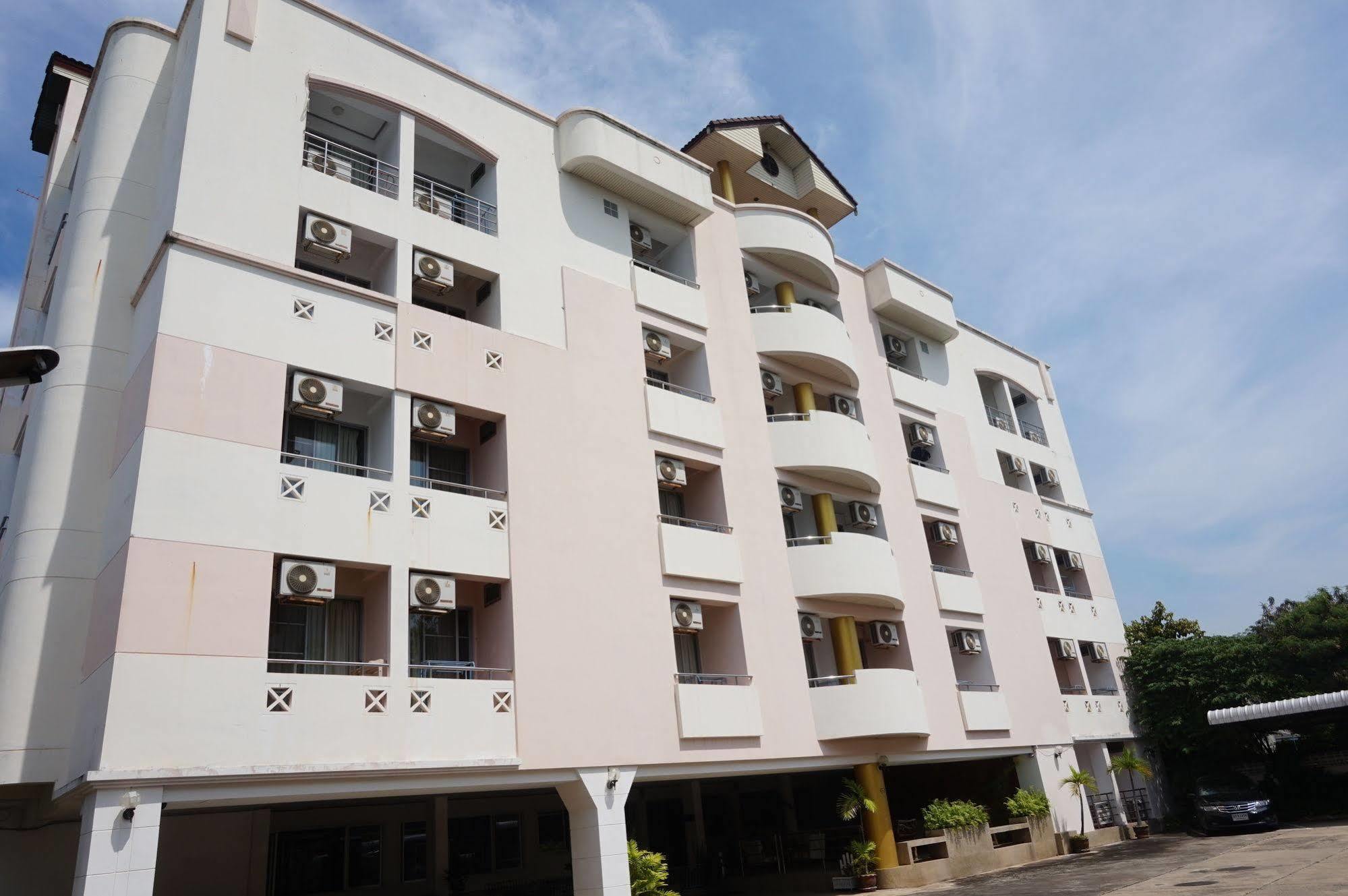 M In Korat Service Apartment Nakhonratchasima Dış mekan fotoğraf